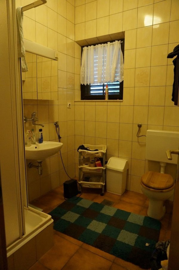 Rodinný dům dvoupodlažní, na pozemku o rozloze 428m2 - Image 10