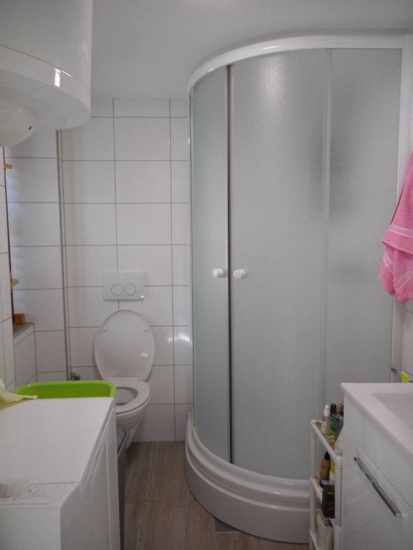 Menší rodinný dům (přízemí + první patro) vhodné k bydlení + garáž 24m2. - Image 15