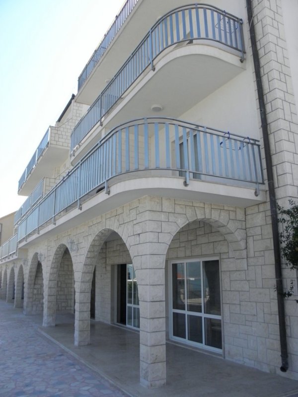 Obchodní komplex o rozloze 1650m2, Riviéra Čiovo, Trogir