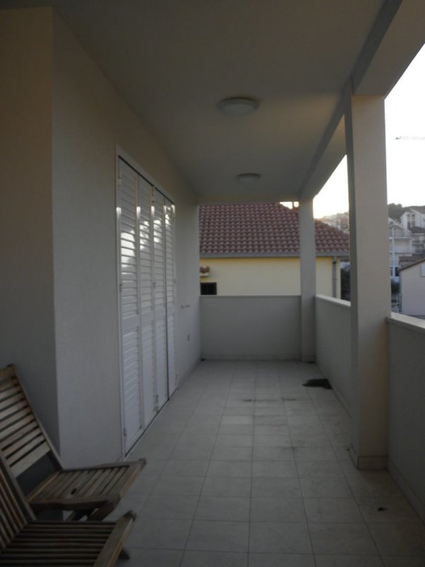 Moderní vila, obytná plocha 230m2 s pozemkem 516m2, 2. řada u moře - Image 20